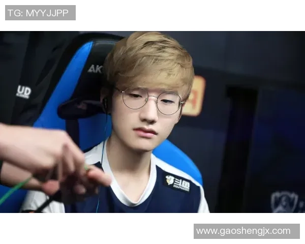 小花生专访泪目回顾职业生涯感恩粉丝笑中带泪的遗憾与感动